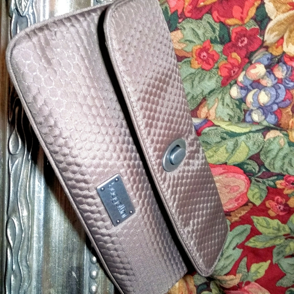 Smooth, Bubble Pattern Wristlet Clutch - image 5